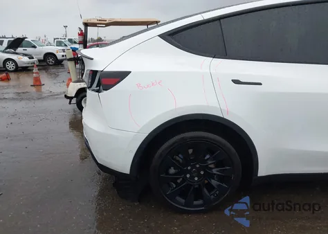 2022 Tesla Model Y Long Range Dual Motor All-Wheel Drive from USA, damaged, VIN 7SAYGDEE0NF555200